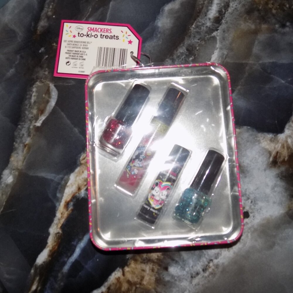 Smackers to.ki.o Treats Set Lip and Nail Polish (Pink/Blue Glitter) NEW